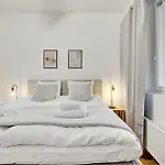 Adorable Arctic - Private Sauna & Free Parking