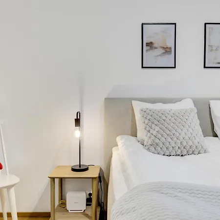 Adorable Arctic - Private Sauna & Free Parking アパート