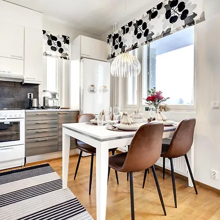 Adorable Arctic - Private Sauna & Free Parking Daire *