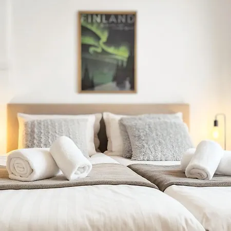 Adorable Arctic - Private Sauna & Free Parking Apartment