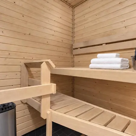 Adorable Arctic - Private Sauna & Free Parking Apartment
