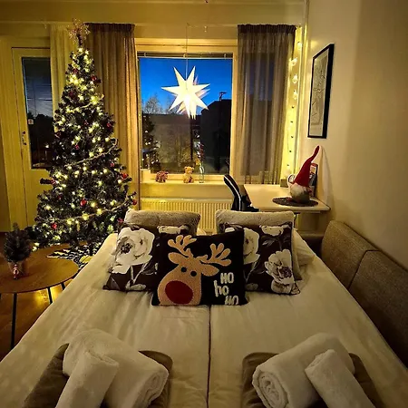 Adorable Arctic - Private Sauna & Free Parking Apartment *