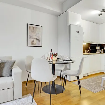 Adorable Arctic - Private Sauna & Free Parking Apartment Rovaniemi